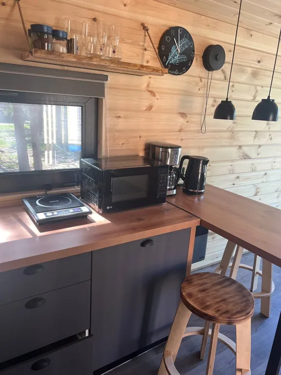 Уютный домик на берегу озера