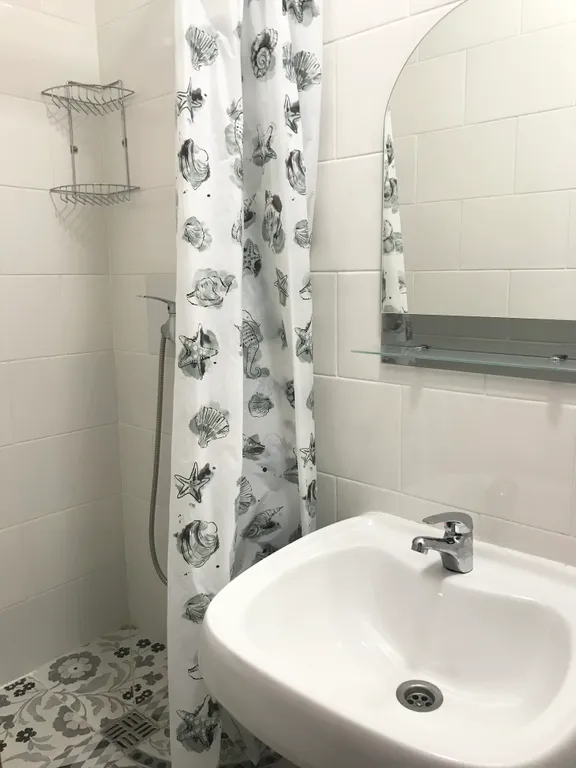 Компактная студия у библиотеки