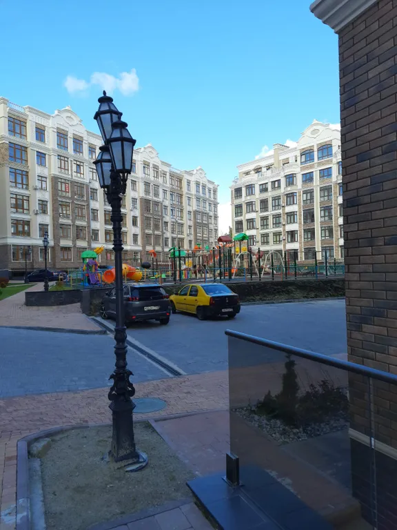 Уютная двухкомнатная квартира с дизайнерским ремонтом возле моря