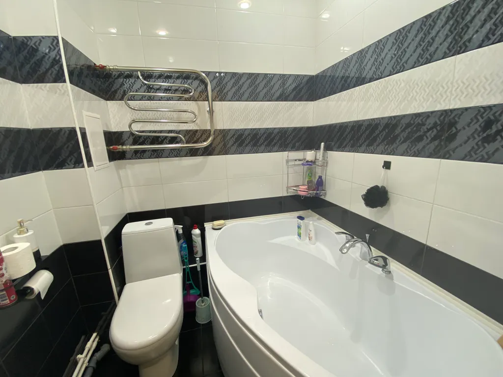 Уютная квартира в центре Новоильинского района