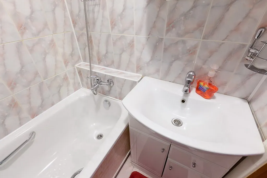 Квартира у входа в метро Фрунзенская, Юбилейная площадь