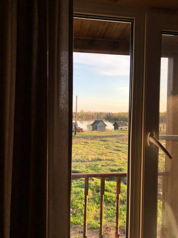 Дом-студия на берегу озера Кот и Лось