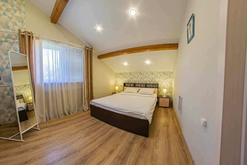 Дом у озера с сауной и банным чаном