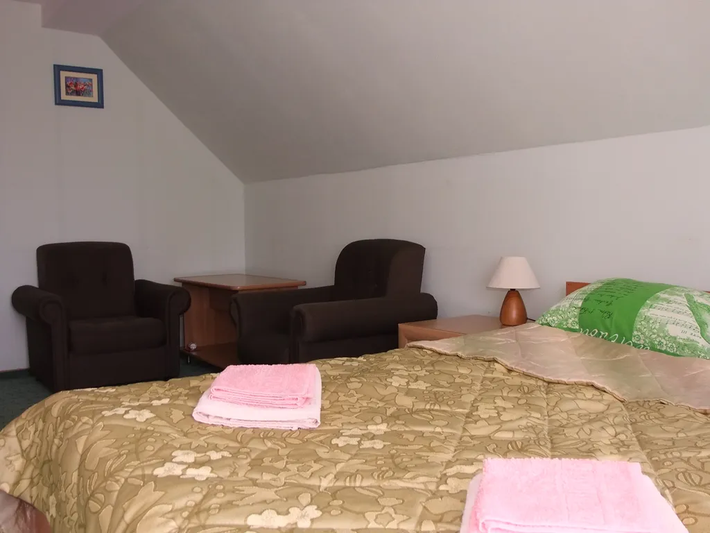 Двухкомнатный номер для 4-х гостей