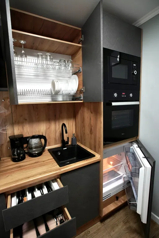 Современная квартира для отдыха и работы в спокойном районе Алматы