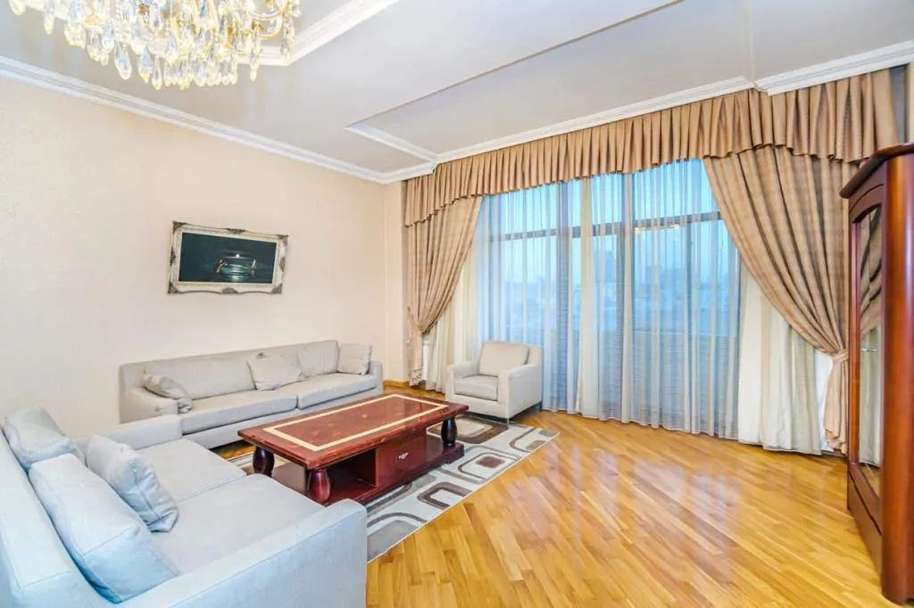 Vip Apartment Manovi