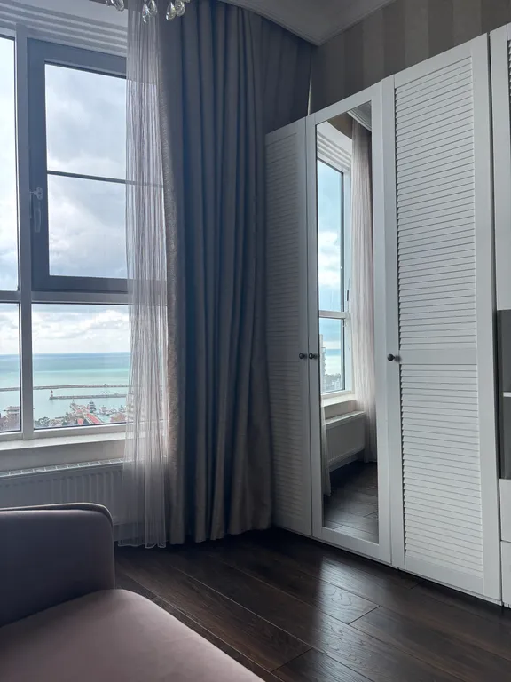 Пентхаус с видом на Морпорт в центре города