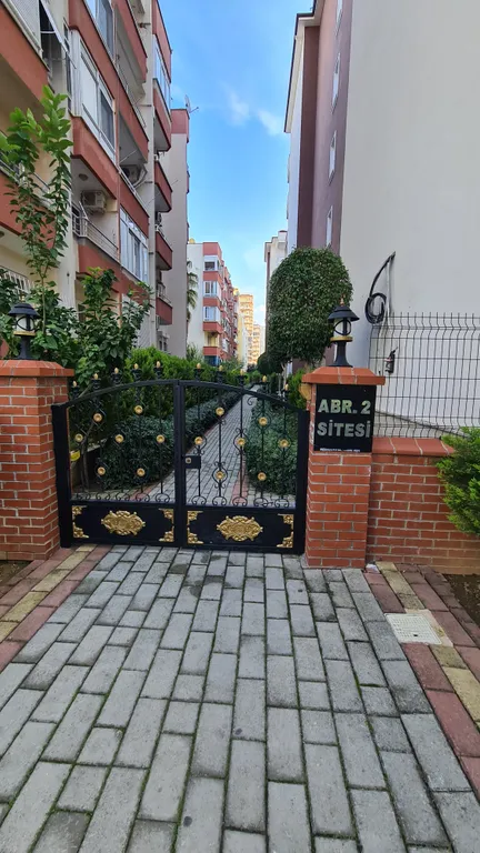 Квартира в комплексе с бассейном