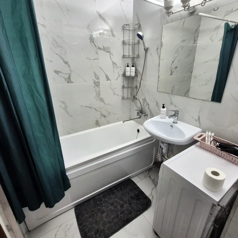 2 комн квартира в центре с 4 раздельными местами