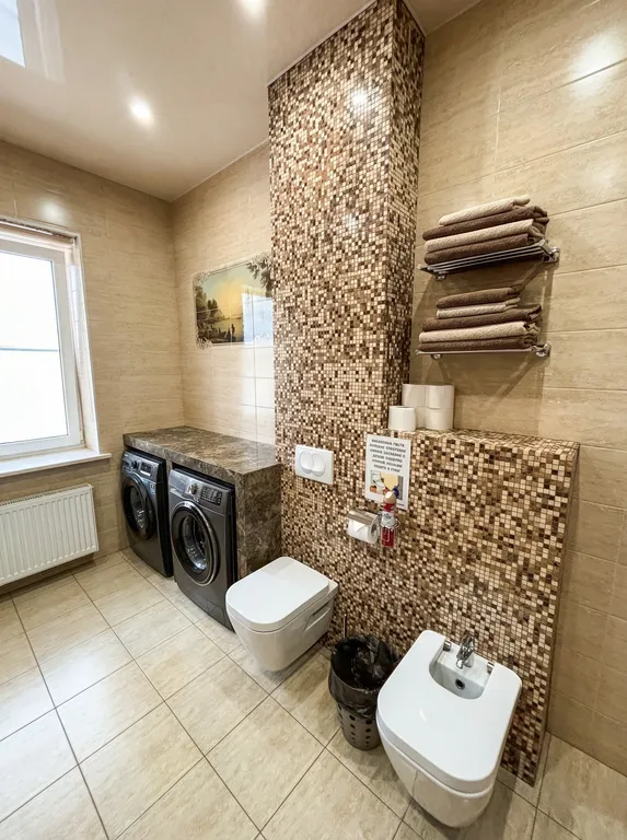 Коттедж Коттедж с новым ремонтом, с танцполом, караоке, баней и чаном — Ермолино