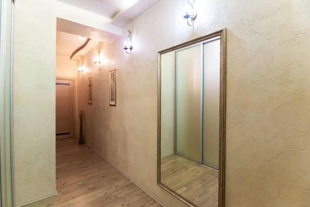 Красивая большая двухкомнатная квартира в микрорайоне Красный Камень