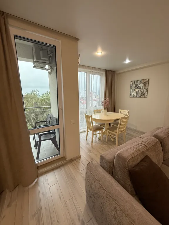 Квартира у моря с бассейном