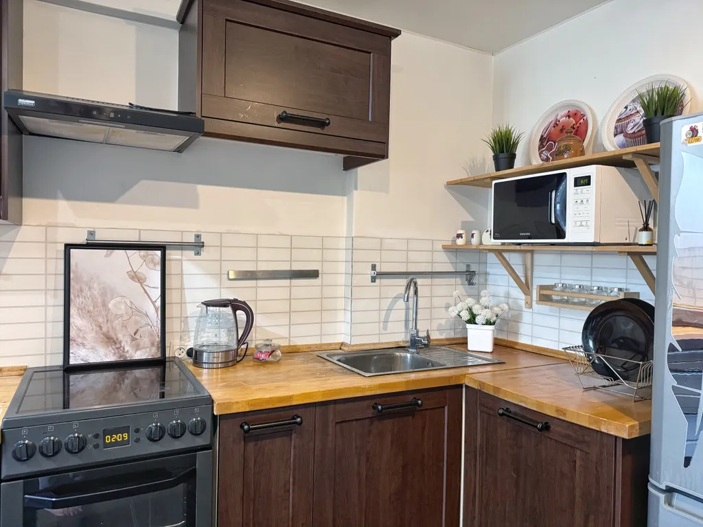 Видовая квартира-студия рядом с вокзалом и тц март