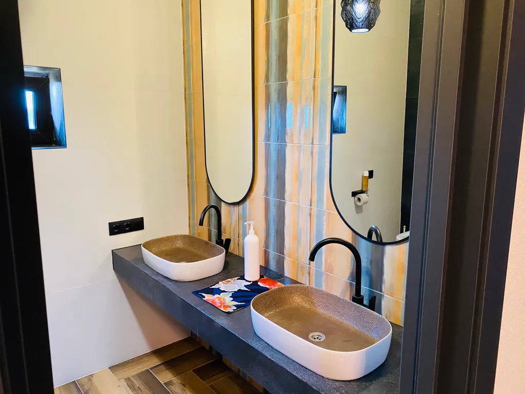 Современная Вилла Лотос возле аэропорта