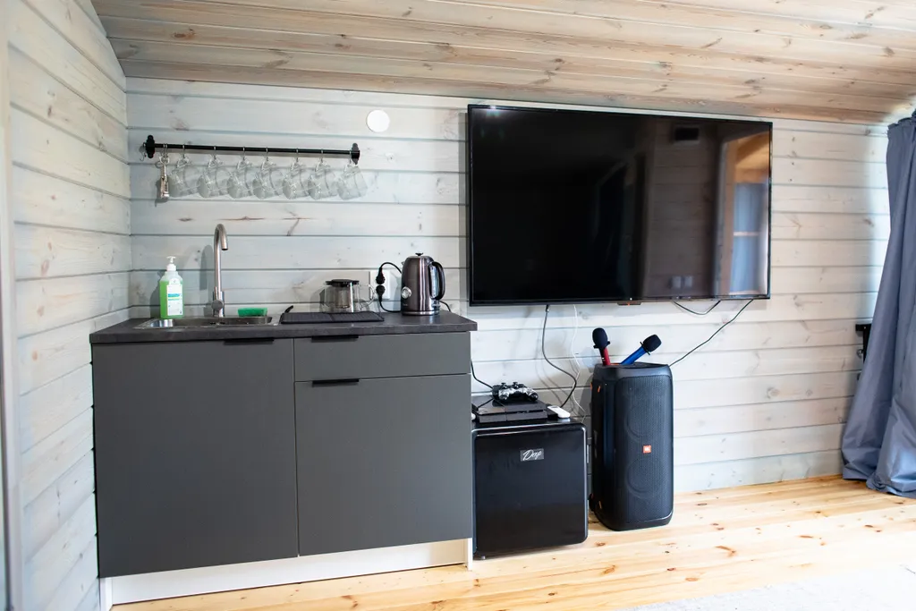 Коттедж Отдельный, уютный дом в 100 метрах от моря — Новоотрадное