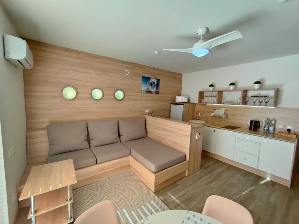 Апартаменты Welcome on Board 1