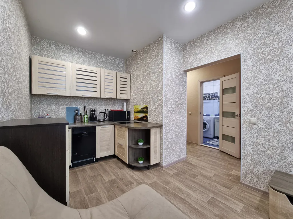 Отличная квартира с евроремонтом на Изыскателей 32В