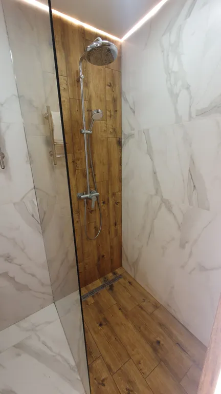 Красная студия в центре города для деловых поездок и семейного отдыха