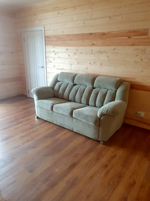 Благоустроенный дом на берегу реки