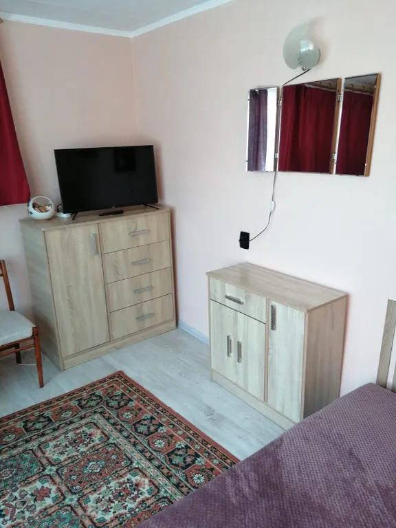 Уютный домик с собственным двором и видом на море, душ и туалет в доме