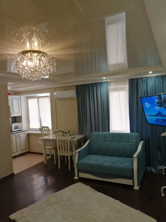 Уютная, теплая студия-люкс в центре города