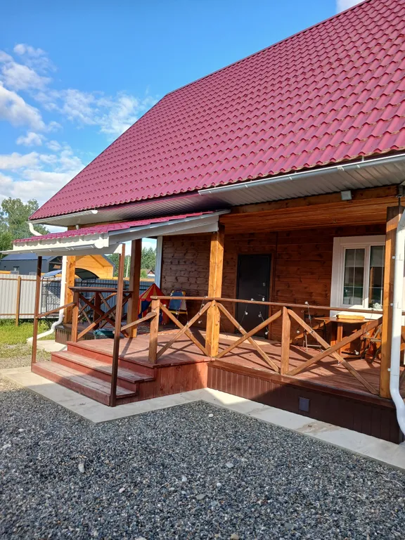 Коттедж Кедровый дом со всеми удобствами большой террасой, баней — аренда посуточно в Катунь