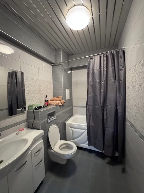 Уютная квартира рядом с торговыми центрами и аквапарком