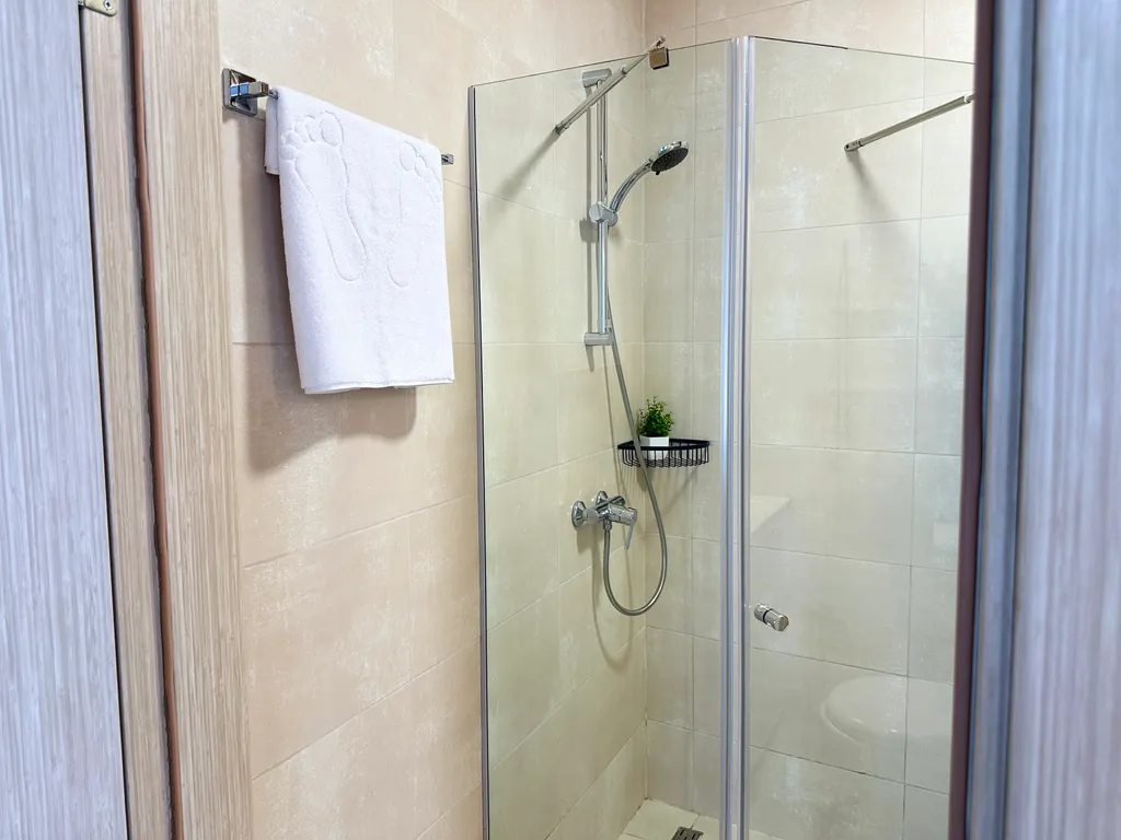 Апартаменты с видом на бассейн и море, ЖК White Sails