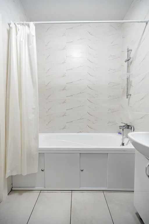 Студия Брутальный лев с панорамным видом на набережную реки