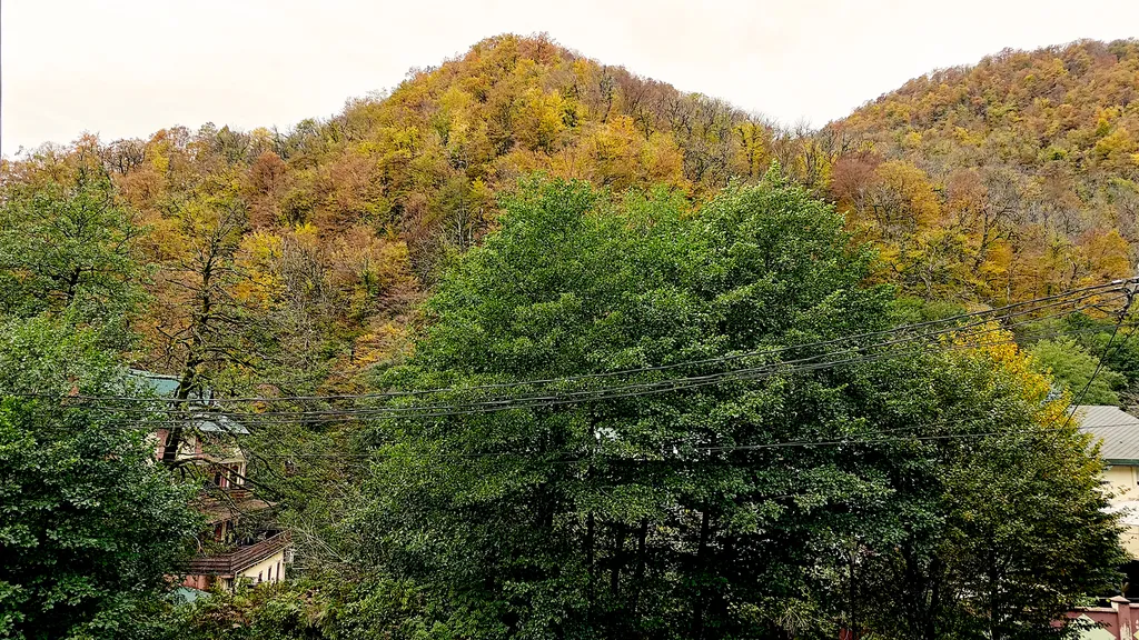 Вид на горы с балкона - апартамент со спальней в центре курорта