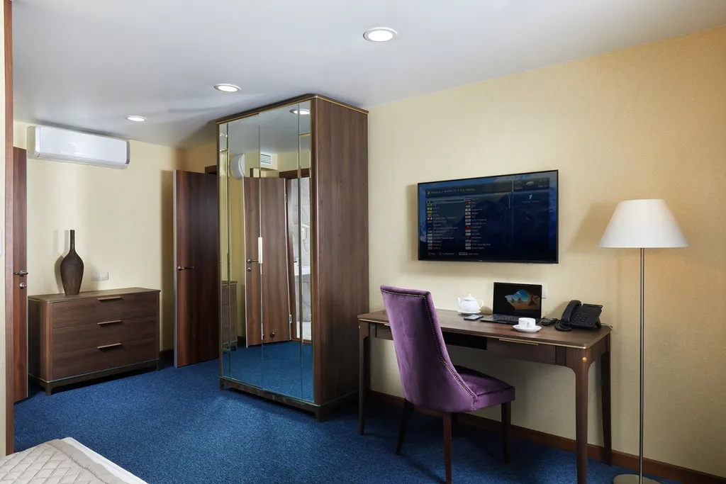 4-комнатная Квартира