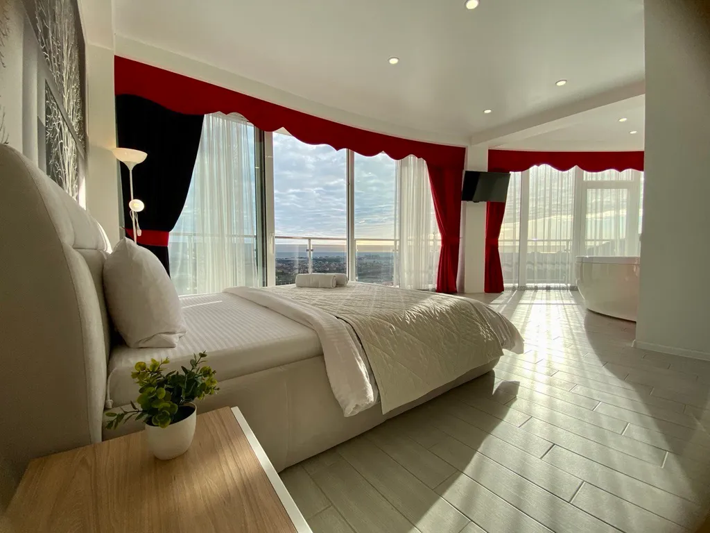 Апартаменты с гидромассажной ванной и красивым видом