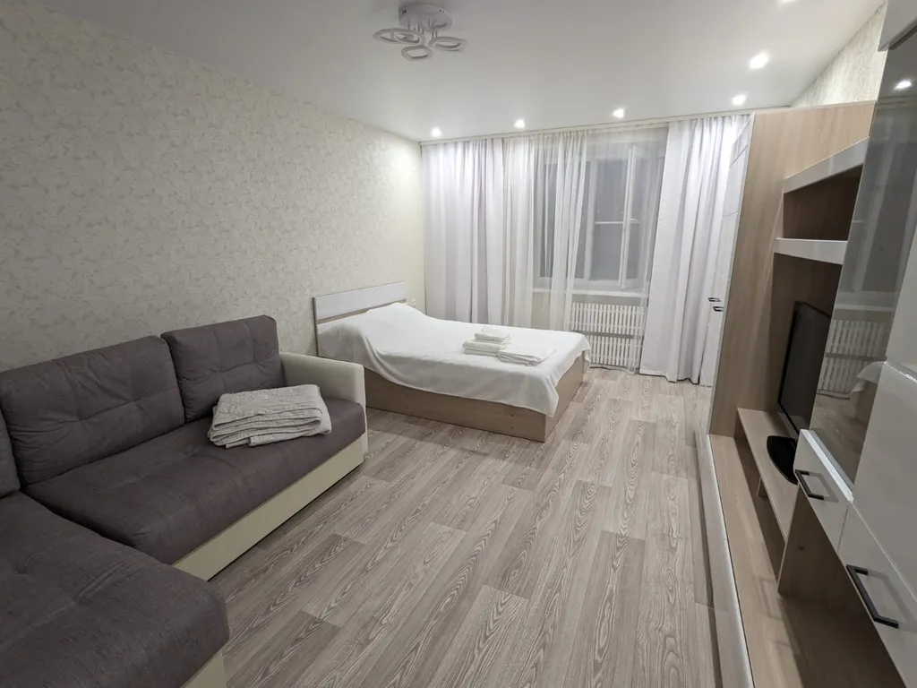 Квартира в Воронеже рядом с М4, на выезде. Чисто, есть постель.