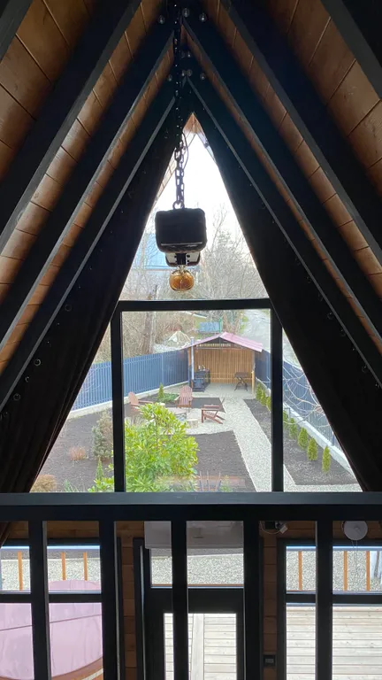 Дом А - фрейм в тихом районе у реки Белой