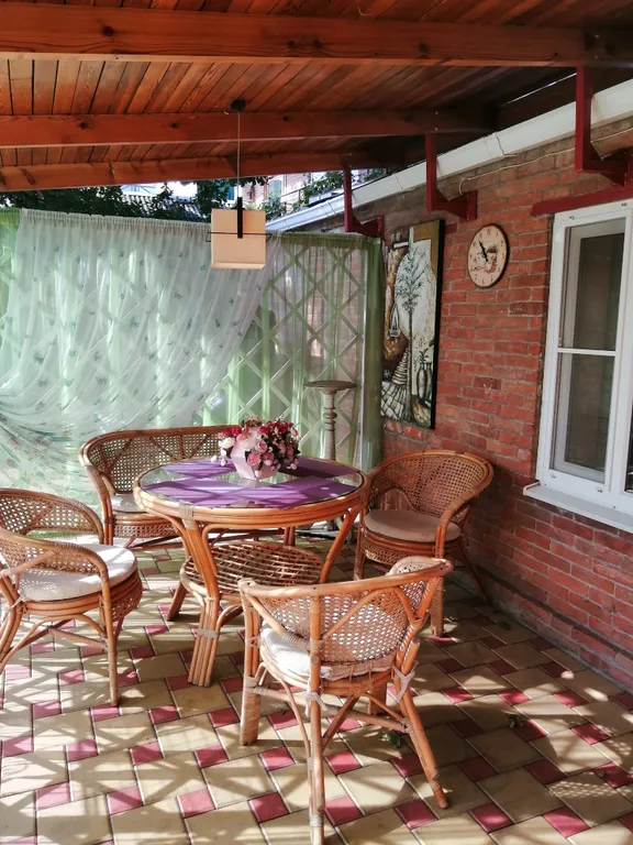 Уютный дом на набережной