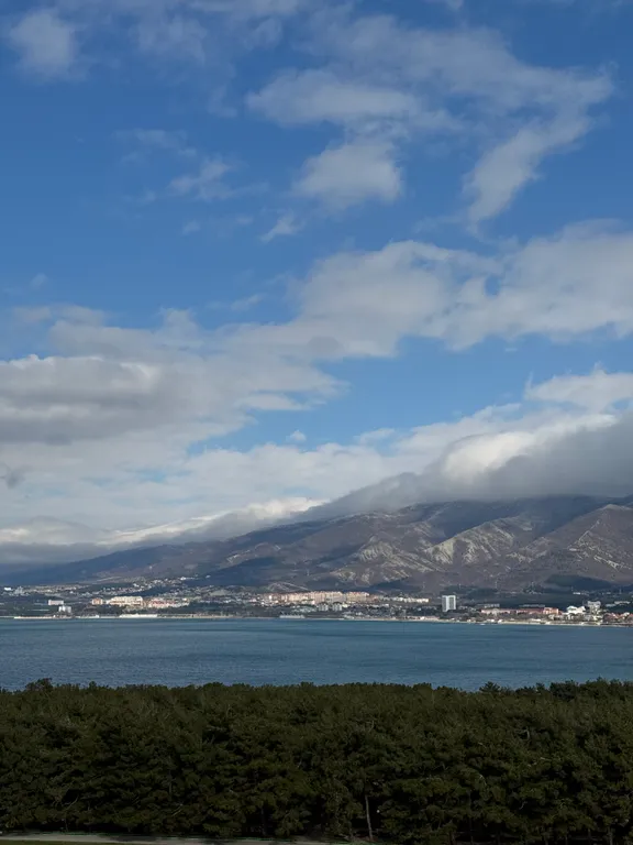 Квартира Квартира с прямым видом на море и горы с новым ремонтом — Геленджик