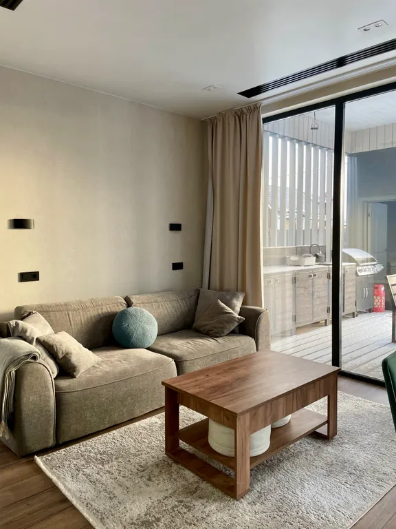 Современный дом рядом с комплексом Сорочаны