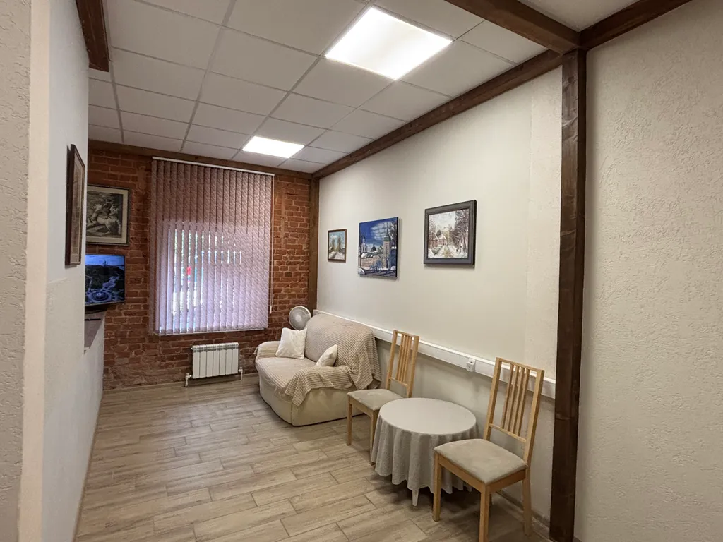 Дом у Кремля в сердце Рубленого города, квартира с паркингом во дворе