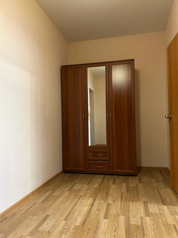 1-комнатная квартира, 15 минут до центра на автомобиле, с парковкой у дома