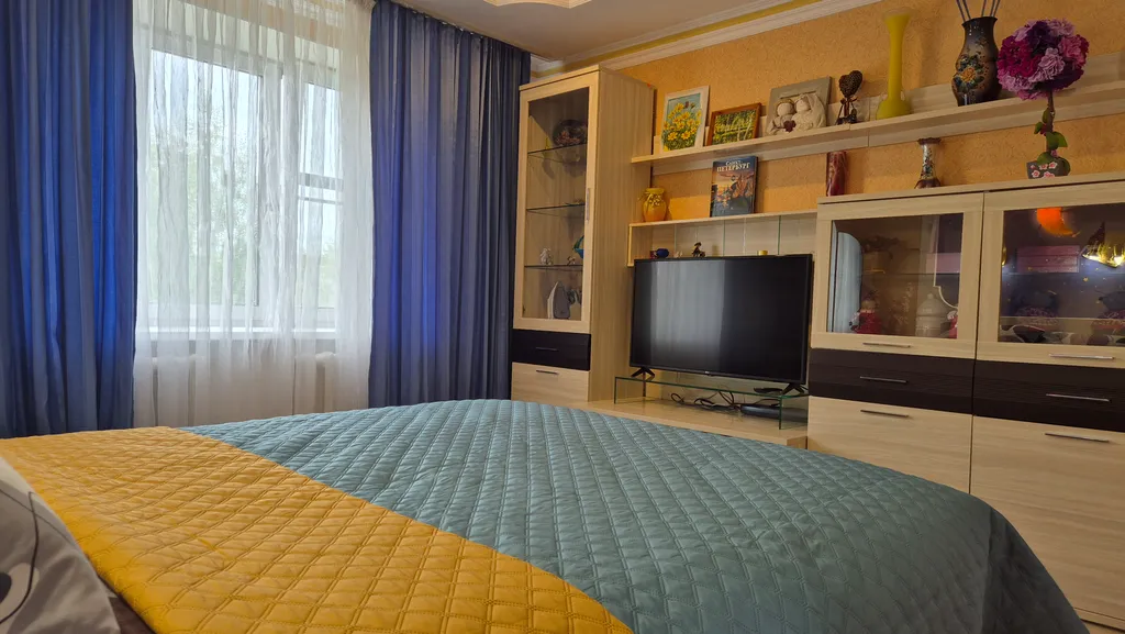 Уютная двухкомнатная квартира с камином на Завелечье