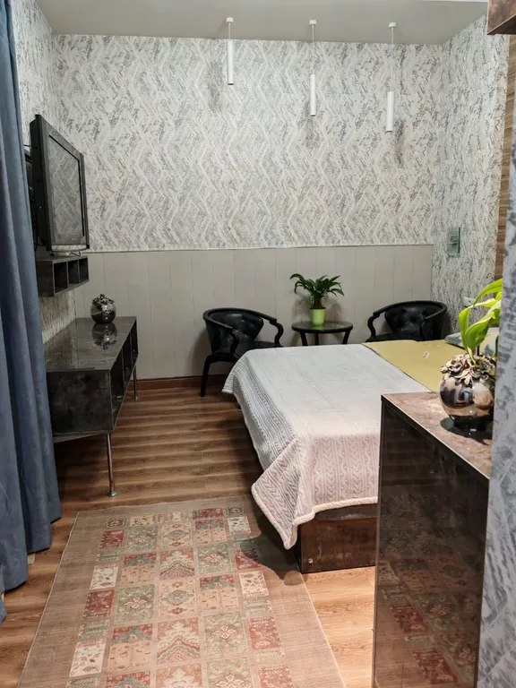 Номер стандарт с двухспальной кроватью.