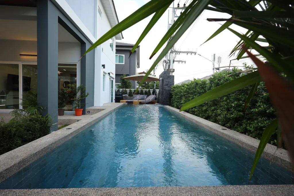 Новая luxury-вилла с шикарным панорамным бассейном