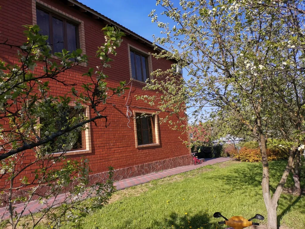 Дом с тёплым бассейном и баней в Новой Москве