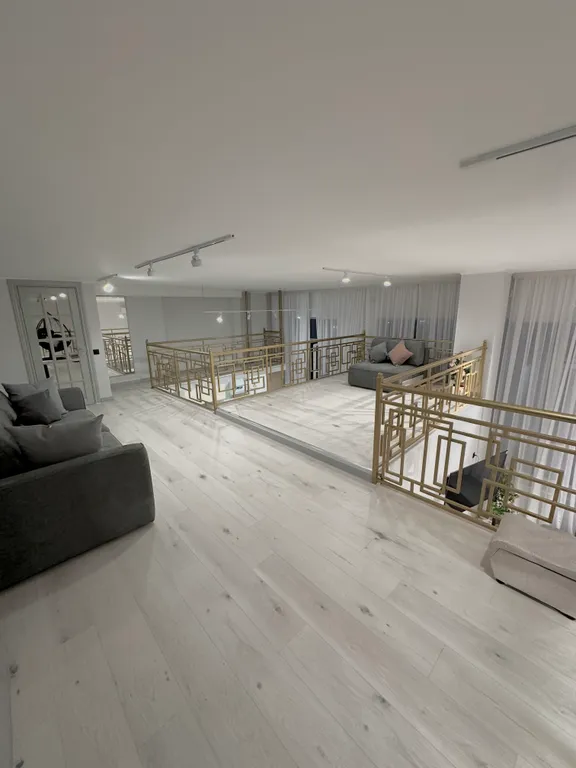 Двухуровневая квартира с дизайнерским ремонтом