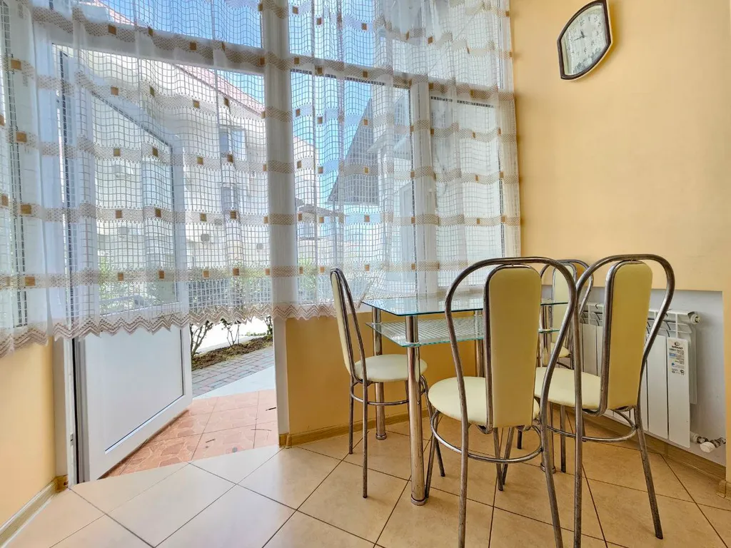 Квартира Лучшие двухкомнатные апартаменты на берегу моря — аренда посуточно в Феодосия