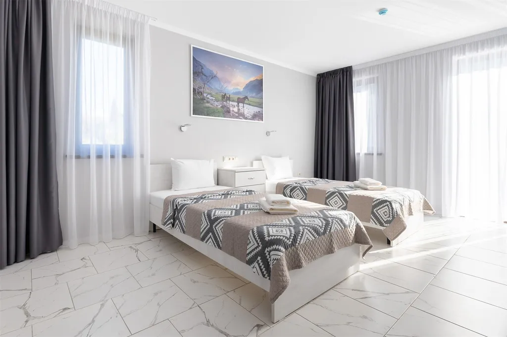 Двухместный комфорт, бассейн, вид на горы