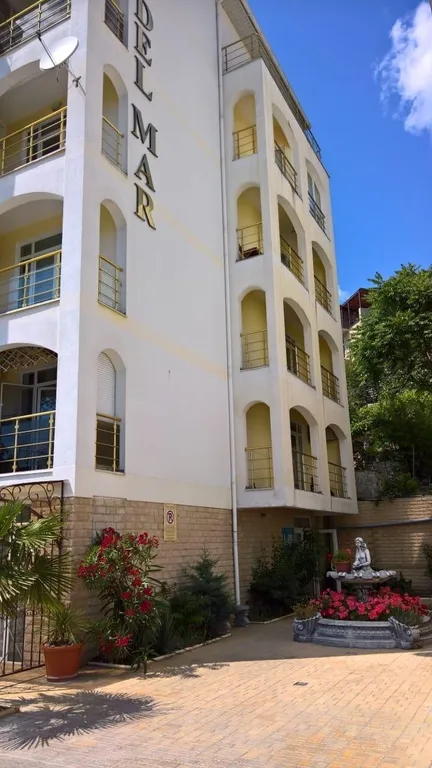 Уютная квартира на Вилле Дельмар с можевельником со стороны лоджии