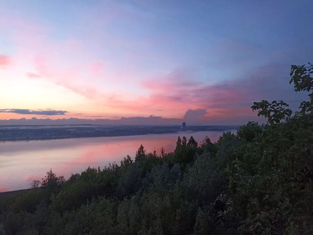 Сиреневая квартира с панорамой на город