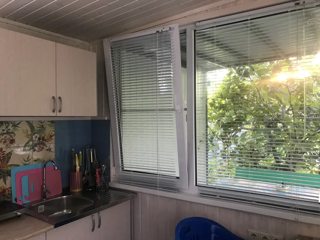 Часть дома с отдельным входом и верандой