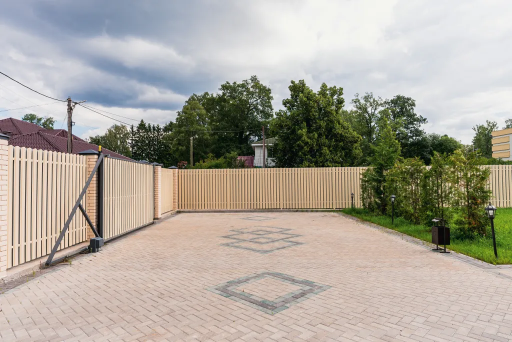 Уютный новый коттедж у озера